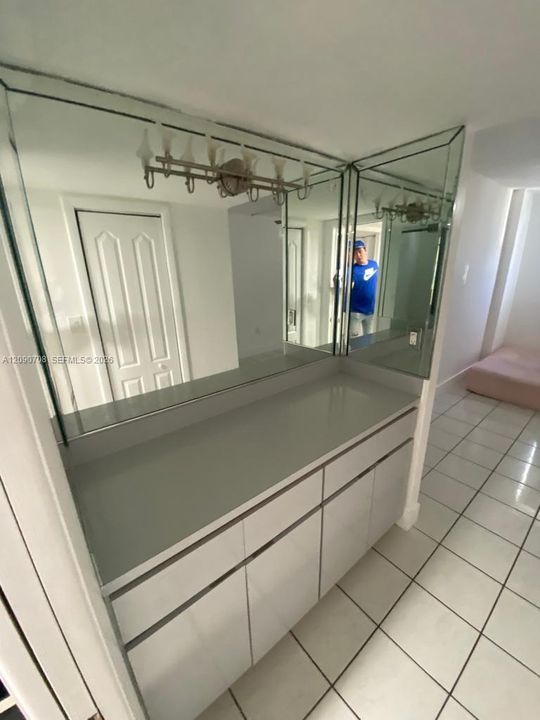 For Rent: $3,100 (1 beds, 1 baths, 655 Square Feet)