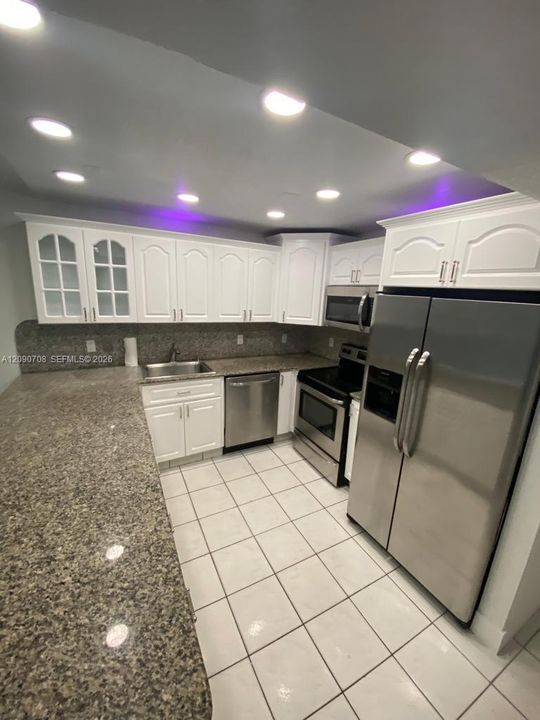 For Rent: $3,100 (1 beds, 1 baths, 655 Square Feet)