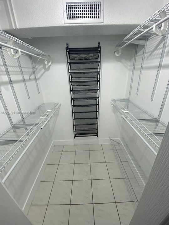For Rent: $3,100 (1 beds, 1 baths, 655 Square Feet)