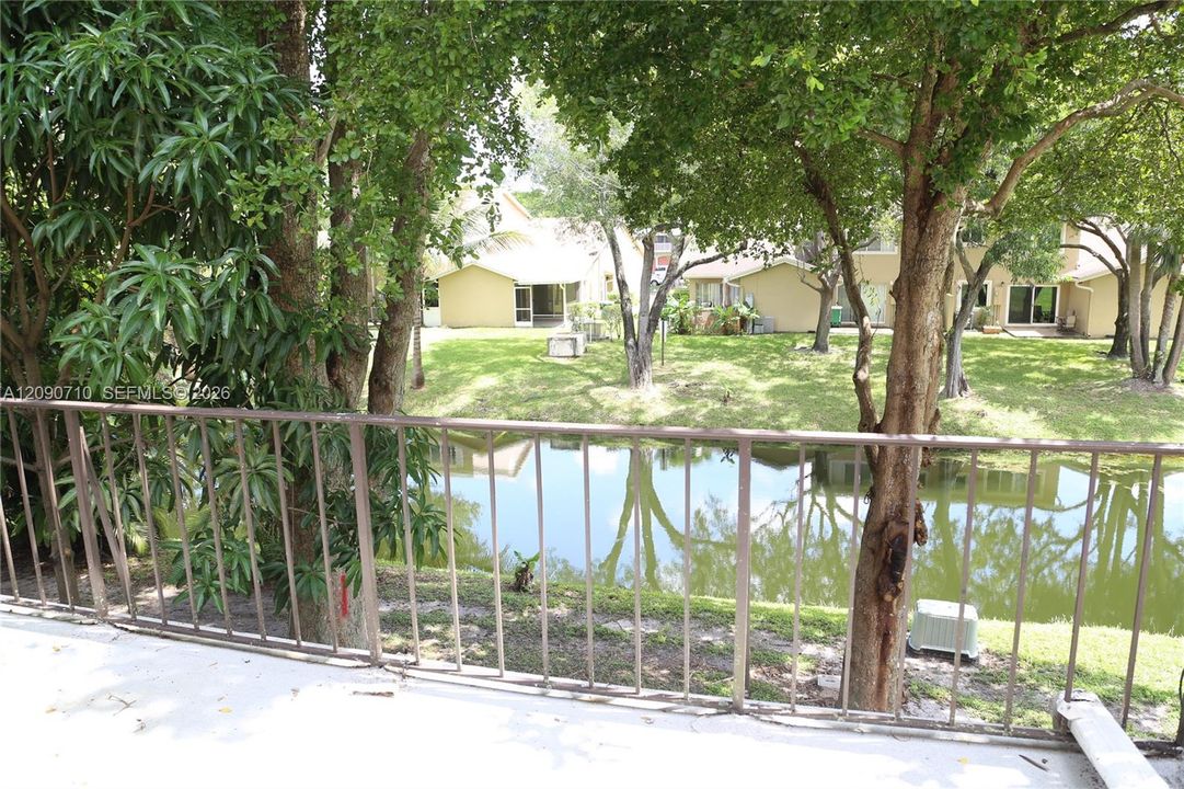 For Sale: $279,000 (2 beds, 2 baths, 1475 Square Feet)