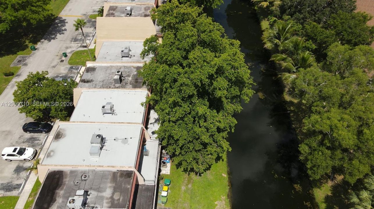 For Sale: $279,000 (2 beds, 2 baths, 1475 Square Feet)