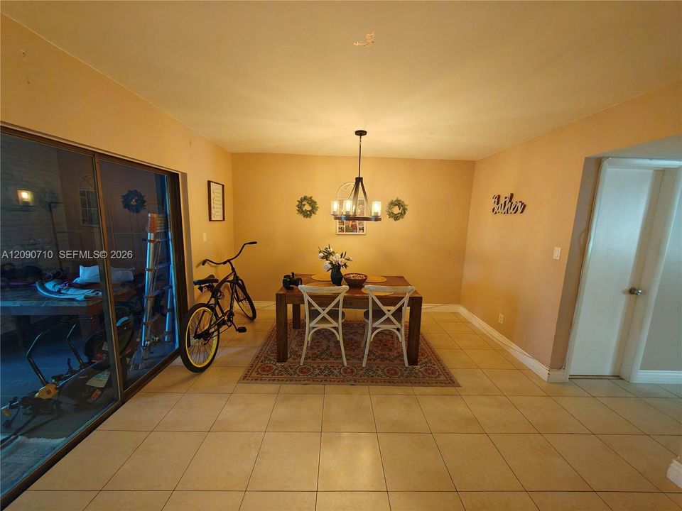 For Sale: $279,000 (2 beds, 2 baths, 1475 Square Feet)