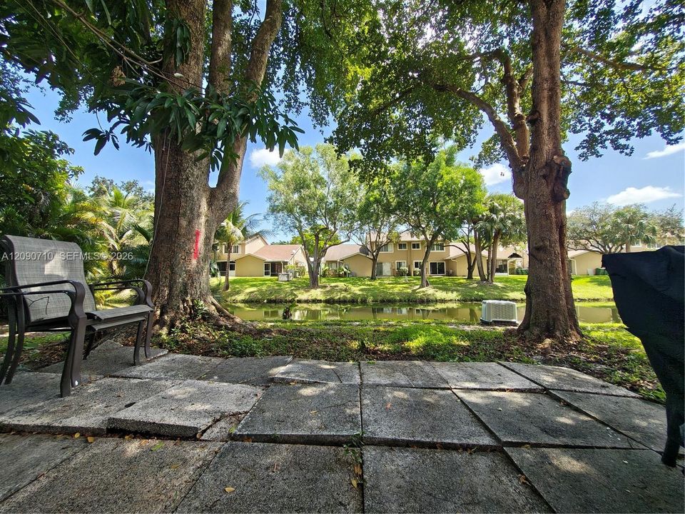 For Sale: $279,000 (2 beds, 2 baths, 1475 Square Feet)