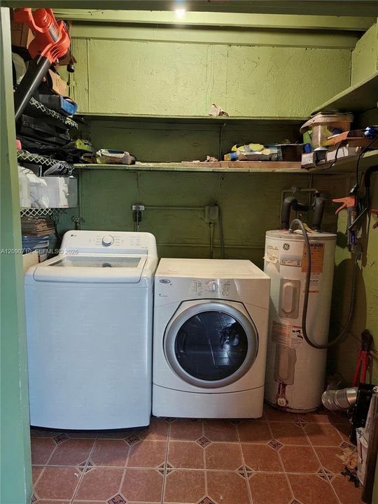 For Sale: $279,000 (2 beds, 2 baths, 1475 Square Feet)