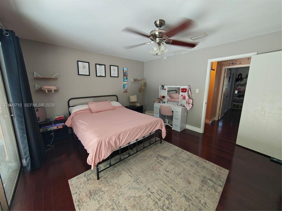 For Sale: $279,000 (2 beds, 2 baths, 1475 Square Feet)