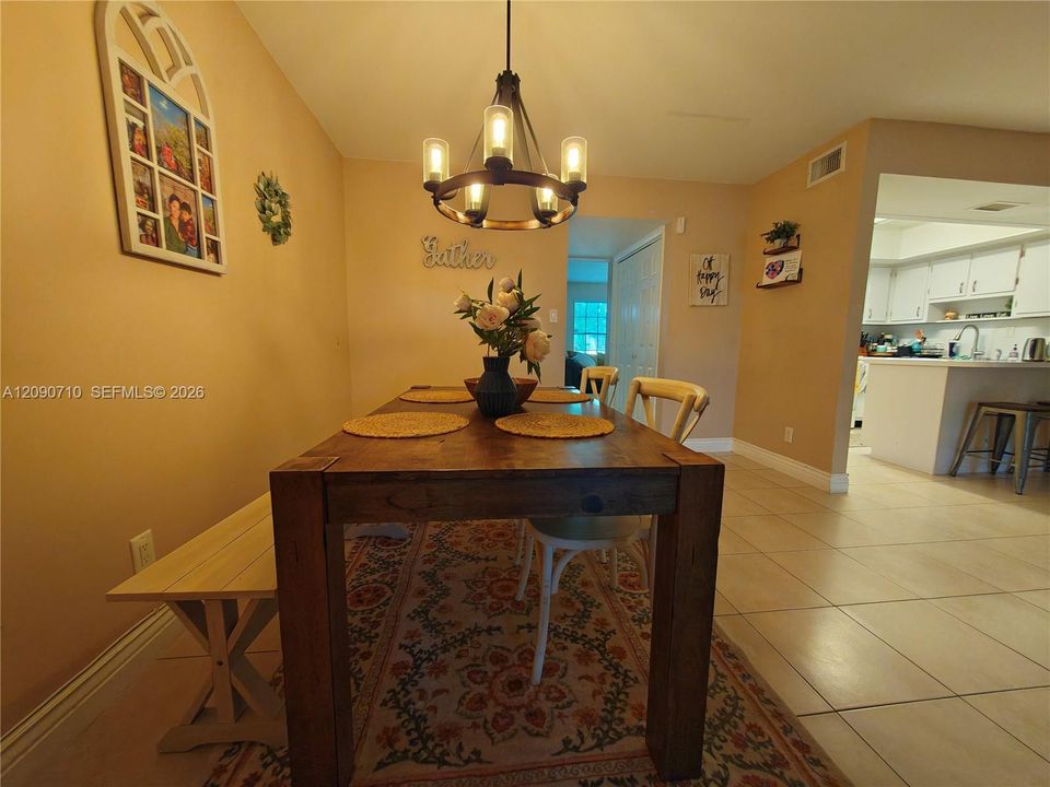For Sale: $279,000 (2 beds, 2 baths, 1475 Square Feet)