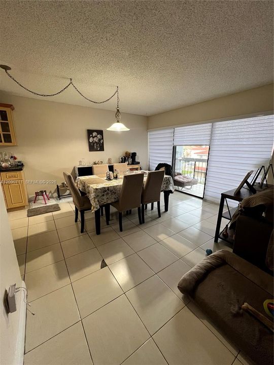 For Sale: $365,000 (3 beds, 2 baths, 1600 Square Feet)