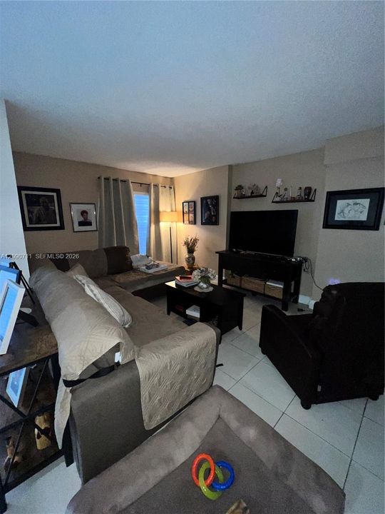 For Sale: $365,000 (3 beds, 2 baths, 1600 Square Feet)