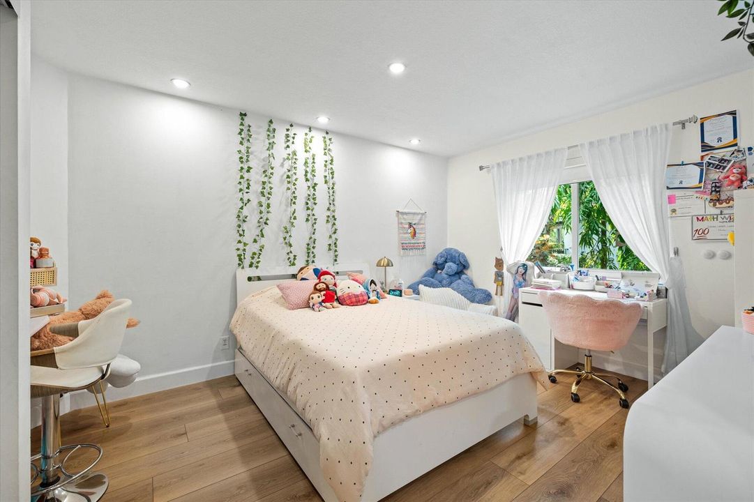 37-3284 Huntington, Weston-45