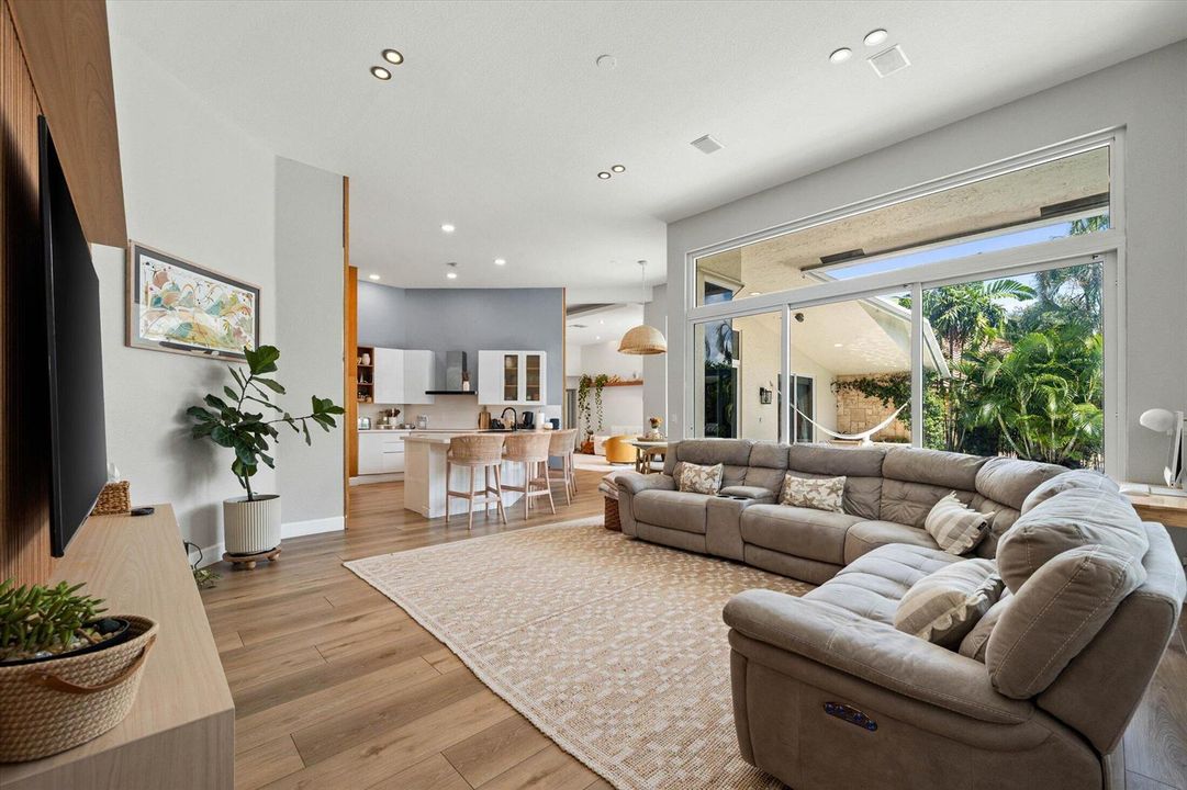 21-3284 Huntington, Weston-33