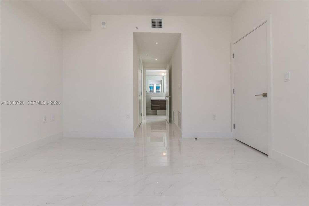 For Sale: $1,100,000 (3 beds, 2 baths, 1107 Square Feet)