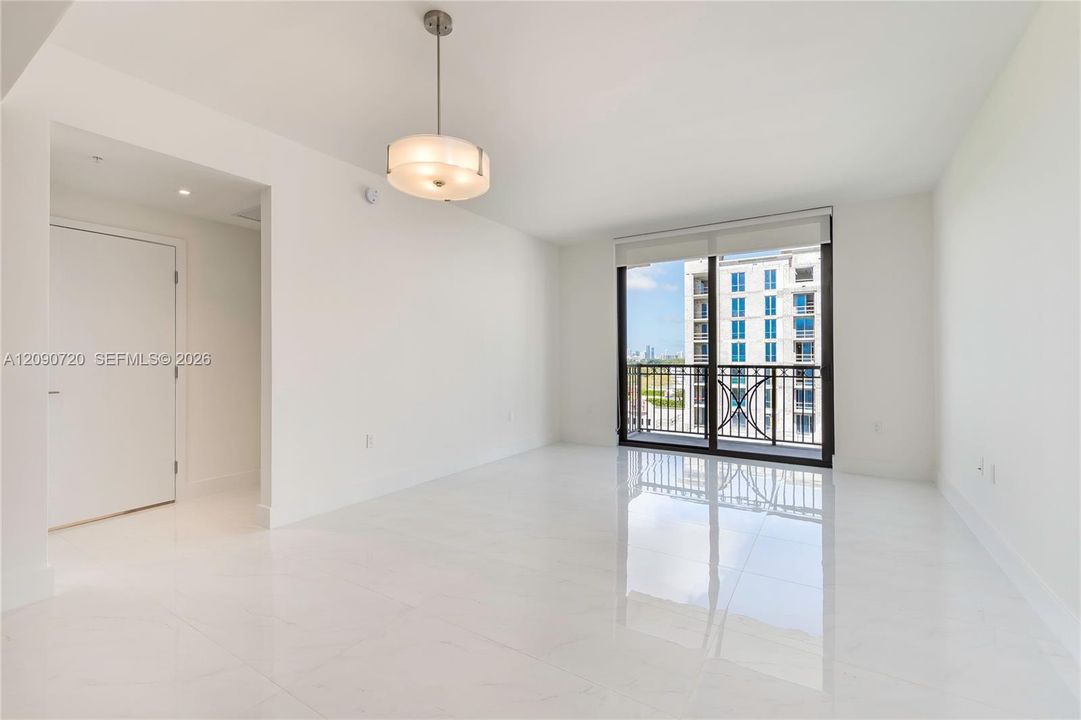 For Sale: $1,100,000 (3 beds, 2 baths, 1107 Square Feet)