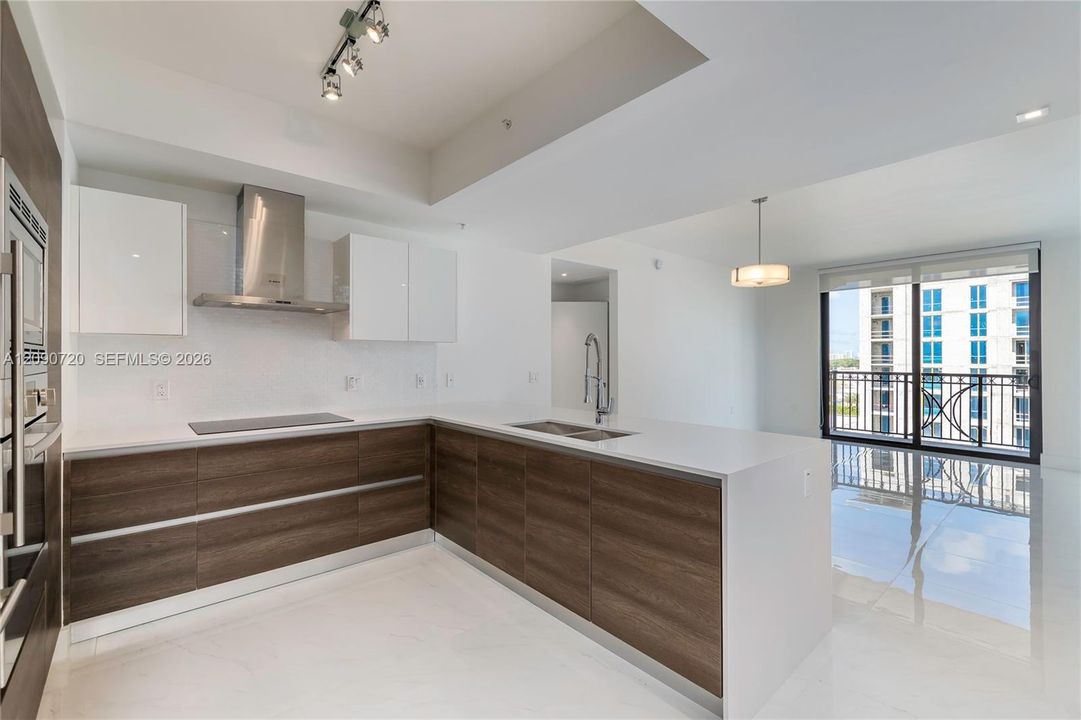For Sale: $1,100,000 (3 beds, 2 baths, 1107 Square Feet)