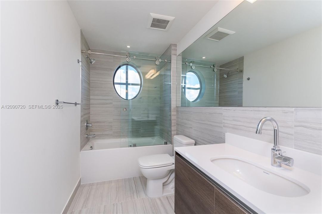 For Sale: $1,100,000 (3 beds, 2 baths, 1107 Square Feet)