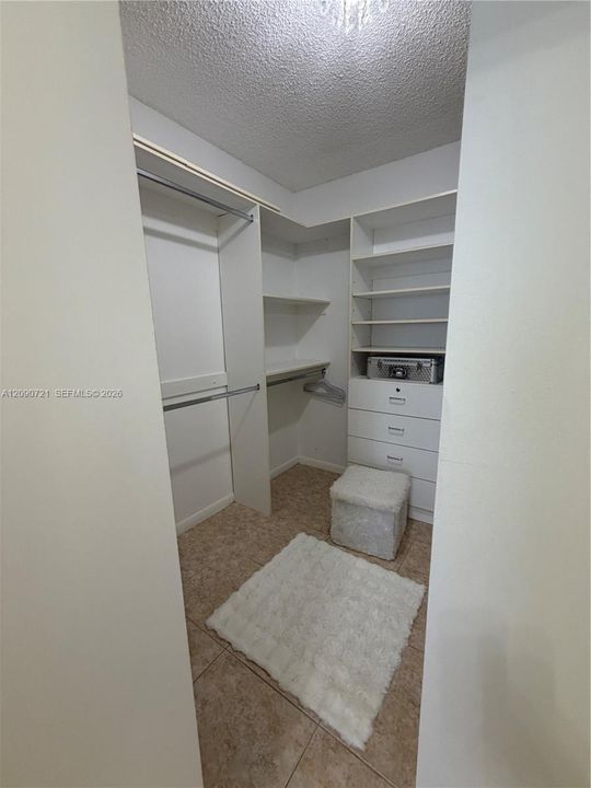 For Rent: $2,900 (2 beds, 2 baths, 1280 Square Feet)