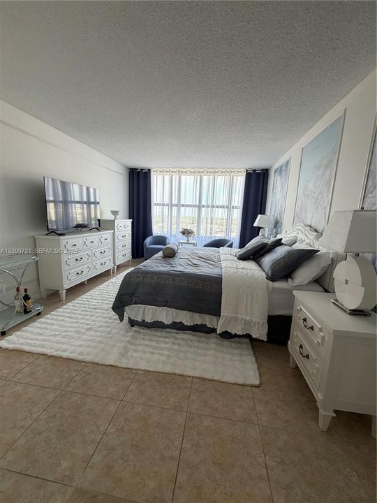 For Rent: $2,900 (2 beds, 2 baths, 1280 Square Feet)