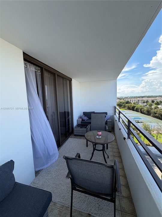 For Rent: $2,900 (2 beds, 2 baths, 1280 Square Feet)