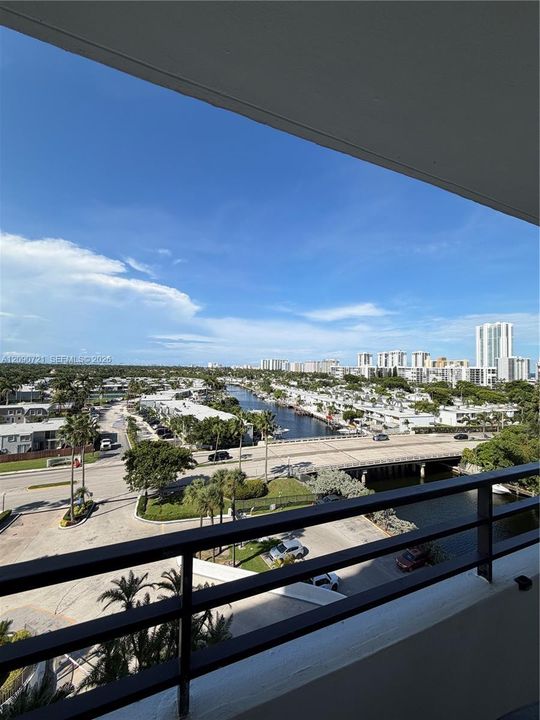 For Rent: $2,900 (2 beds, 2 baths, 1280 Square Feet)