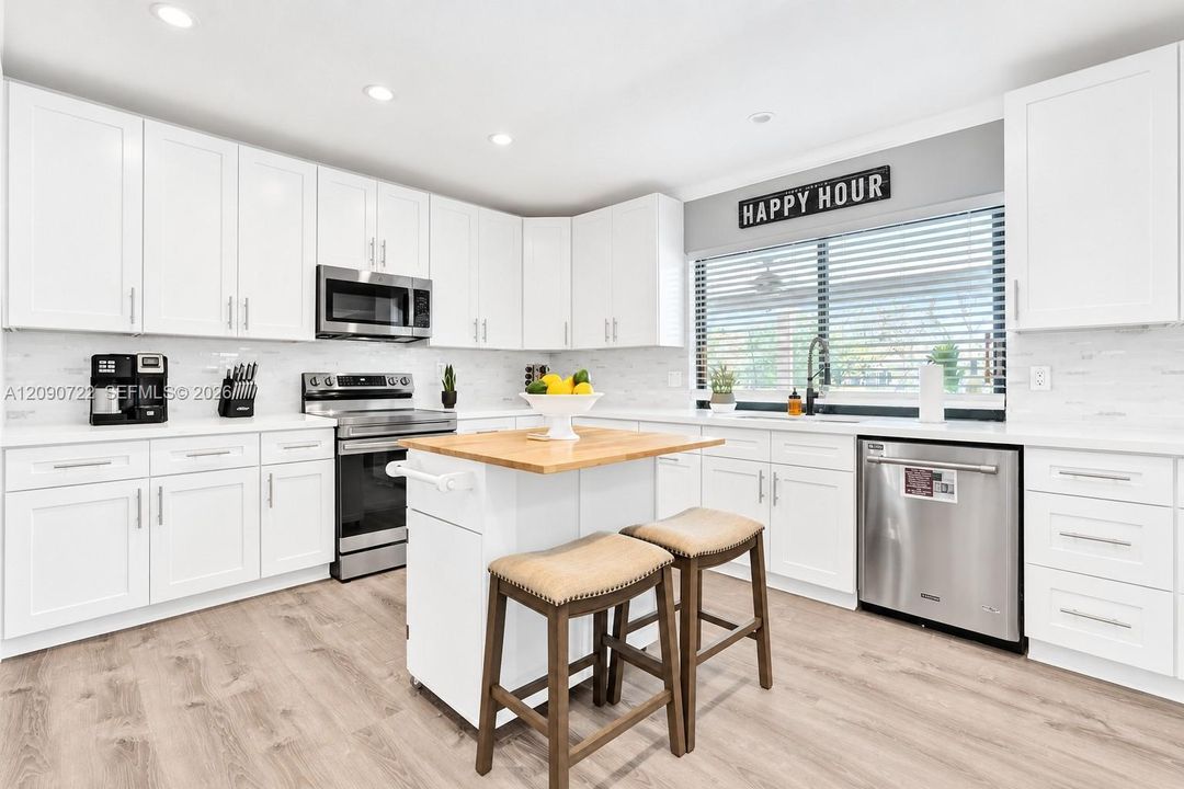 For Rent: $8,450 (6 beds, 3 baths, 3040 Square Feet)
