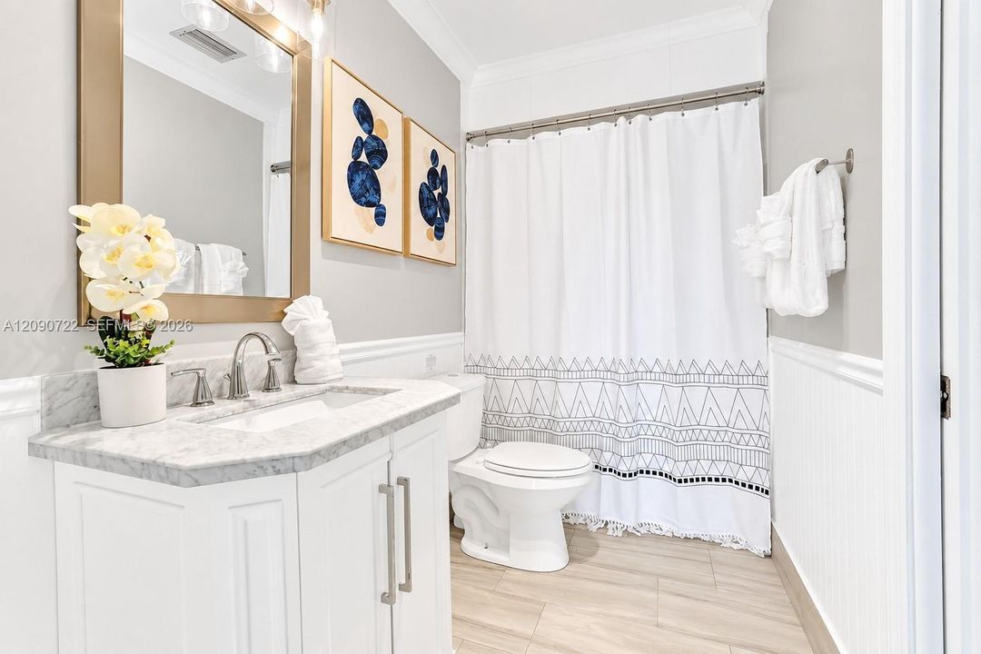 For Rent: $8,450 (6 beds, 3 baths, 3040 Square Feet)