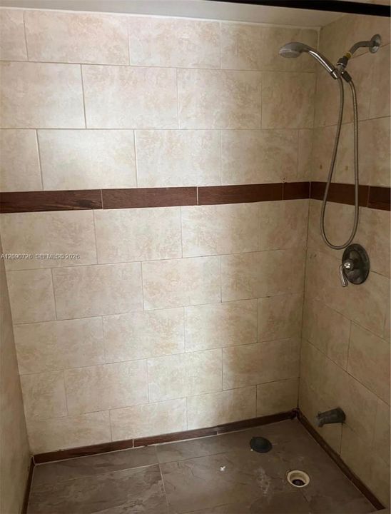 В аренду: $2,100 (2 спален, 2 ванн, 845 Квадратных фут)