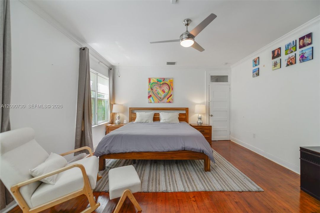 En Renta: $8,000 (4 camas, 3 baños, 2301 Pies cuadrados)