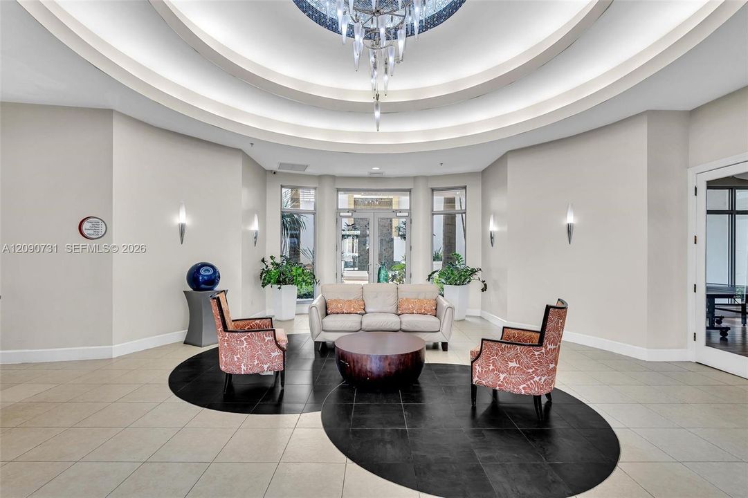 For Sale: $274,000 (1 beds, 1 baths, 690 Square Feet)