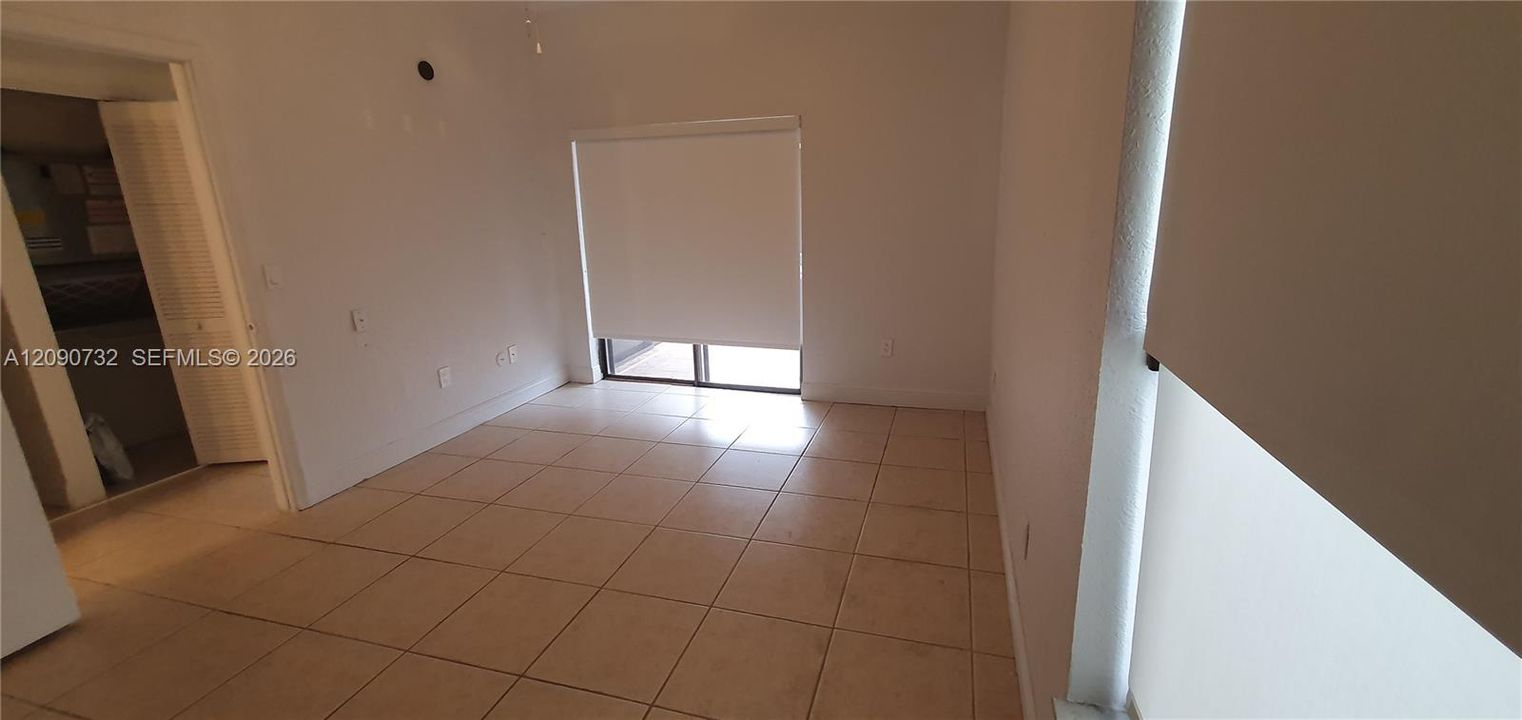 For Sale: $350,000 (2 beds, 1 baths, 845 Square Feet)