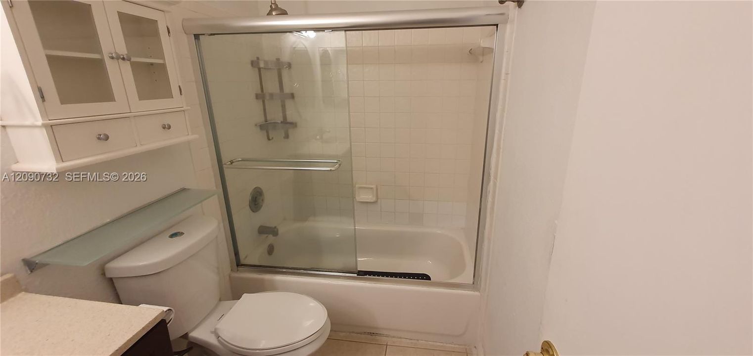 For Sale: $350,000 (2 beds, 1 baths, 845 Square Feet)