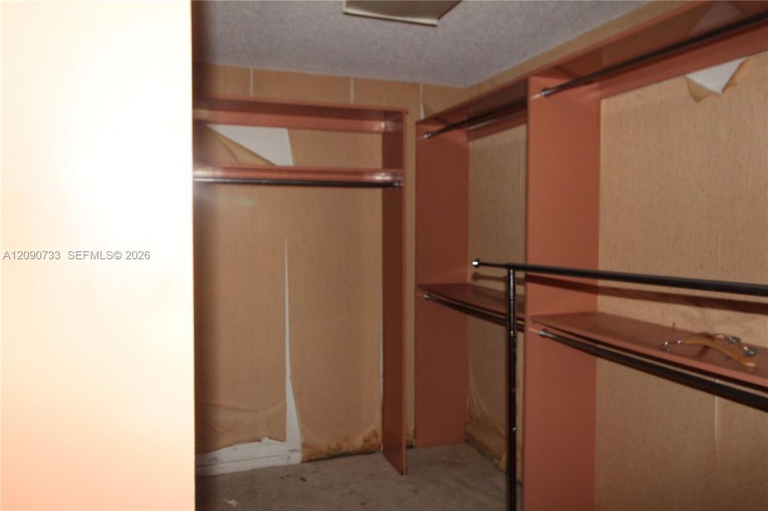 На продажу: $210,000 (1 спален, 2 ванн, 1535 Квадратных фут)