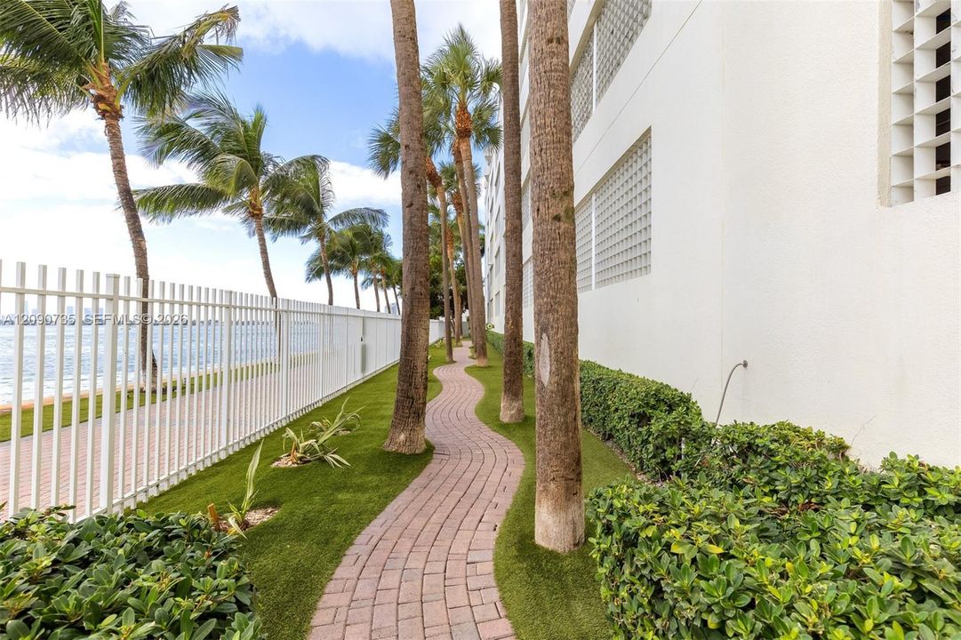 For Sale: $995,000 (2 beds, 2 baths, 0 Square Feet)