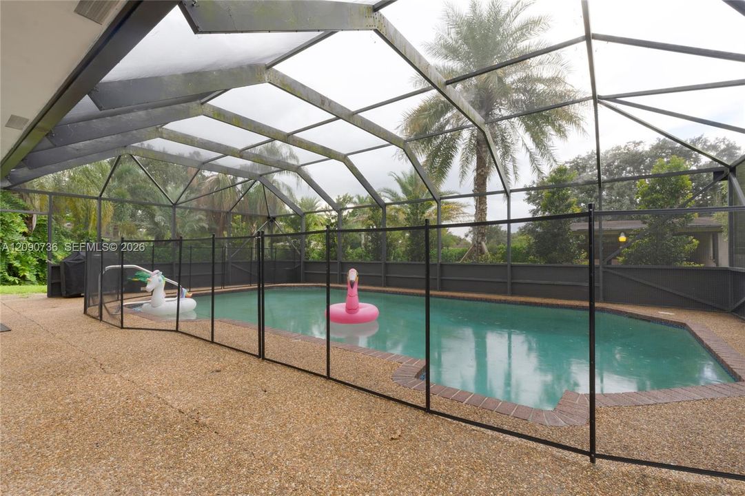 En Venta: $1,350,000 (5 camas, 4 baños, 2768 Pies cuadrados)