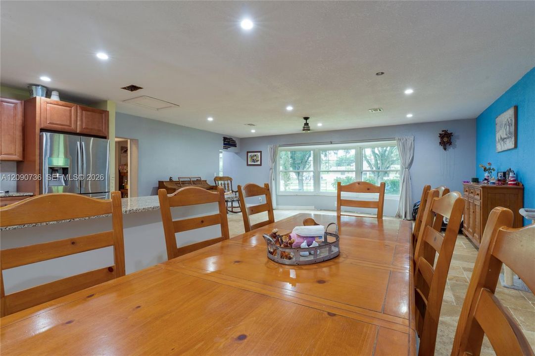En Venta: $1,350,000 (5 camas, 4 baños, 2768 Pies cuadrados)