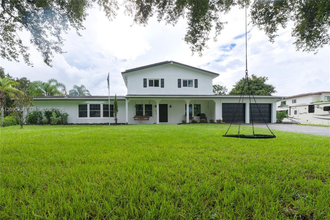 En Venta: $1,350,000 (5 camas, 4 baños, 2768 Pies cuadrados)