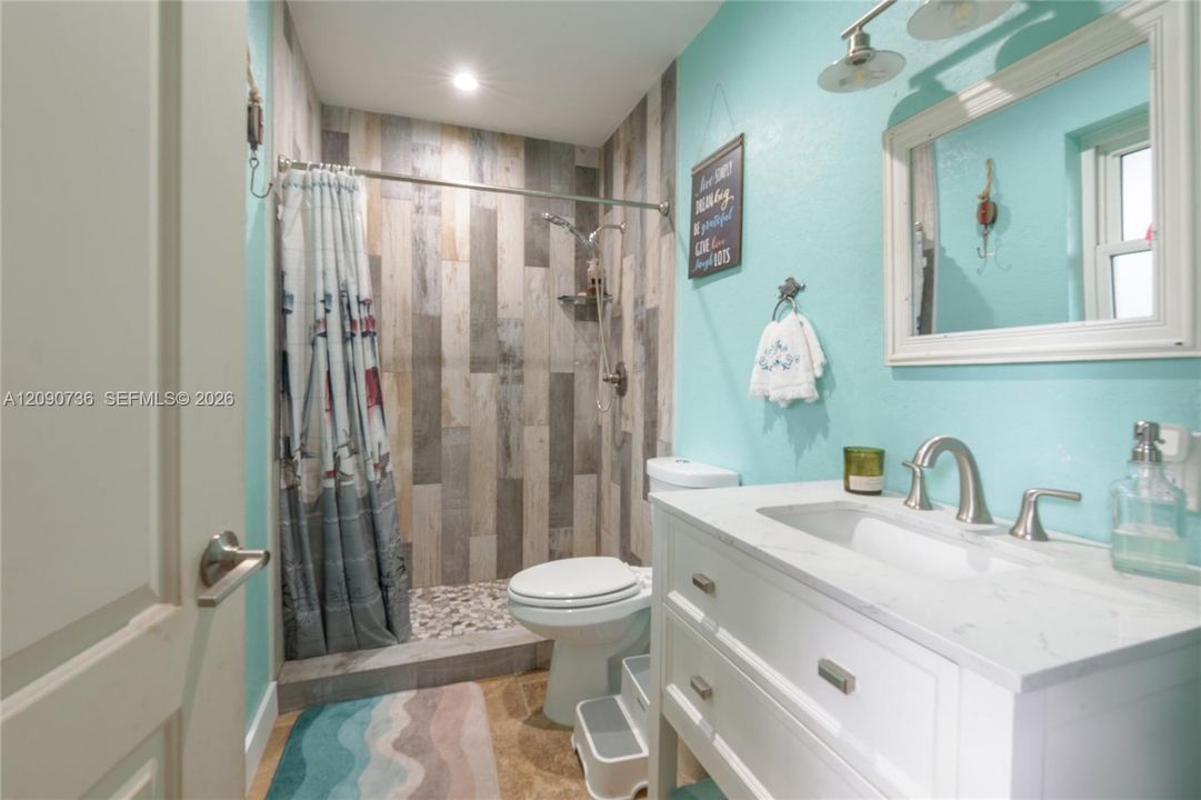 En Venta: $1,350,000 (5 camas, 4 baños, 2768 Pies cuadrados)