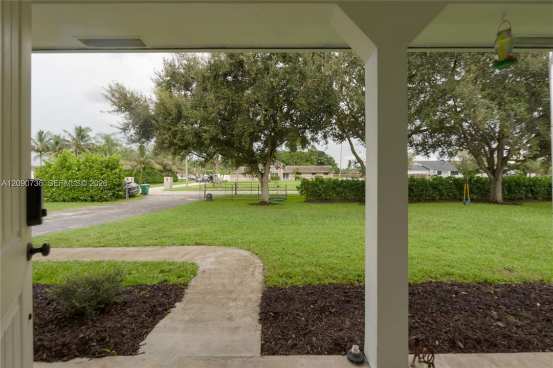 En Venta: $1,350,000 (5 camas, 4 baños, 2768 Pies cuadrados)