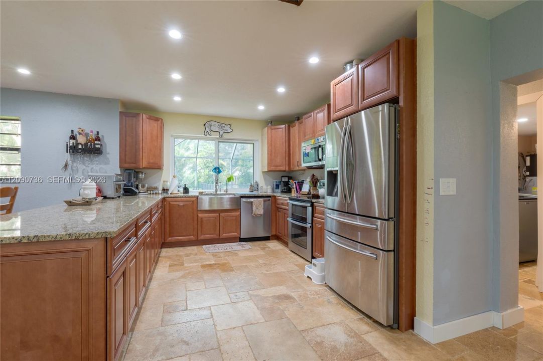 En Venta: $1,350,000 (5 camas, 4 baños, 2768 Pies cuadrados)