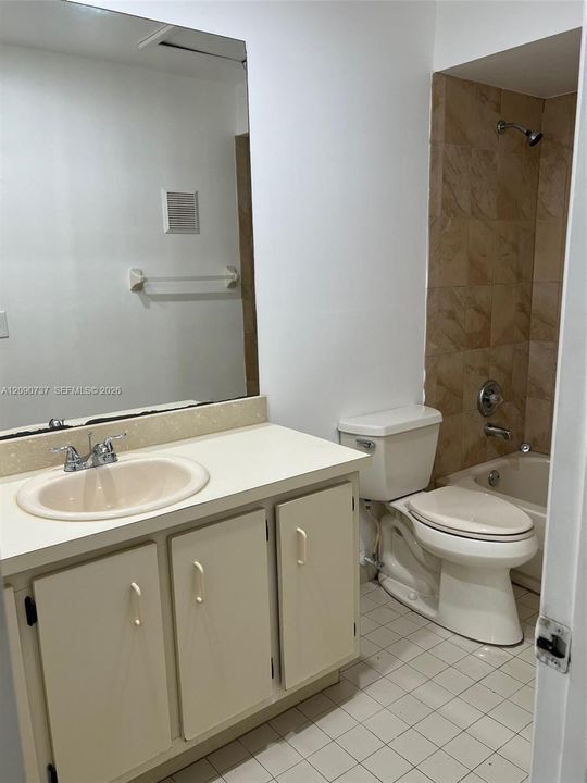 В аренду: $2,400 (3 спален, 2 ванн, 1065 Квадратных фут)