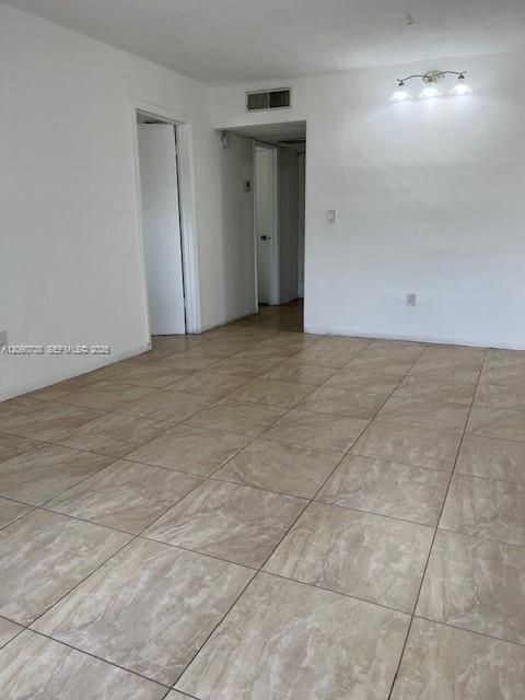 В аренду: $1,695 (1 спален, 1 ванн, 36396 Квадратных фут)
