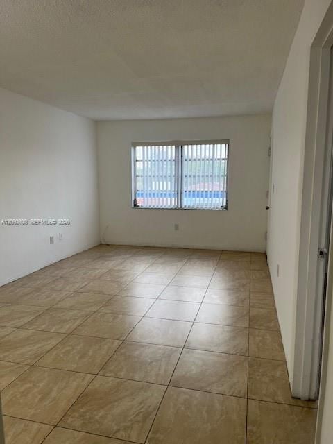 В аренду: $1,695 (1 спален, 1 ванн, 36396 Квадратных фут)