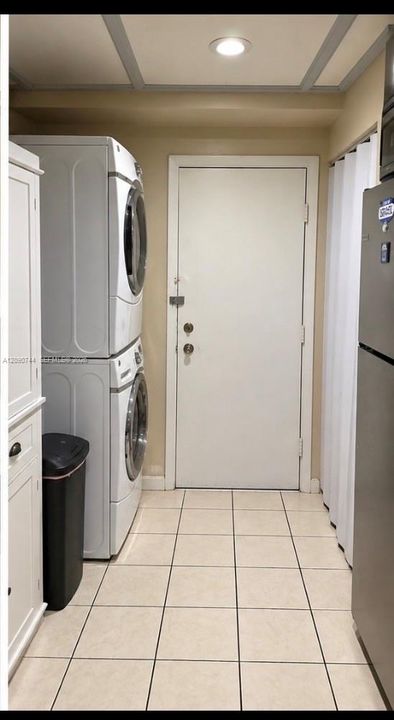 В аренду: $2,300 (2 спален, 2 ванн, 1458 Квадратных фут)