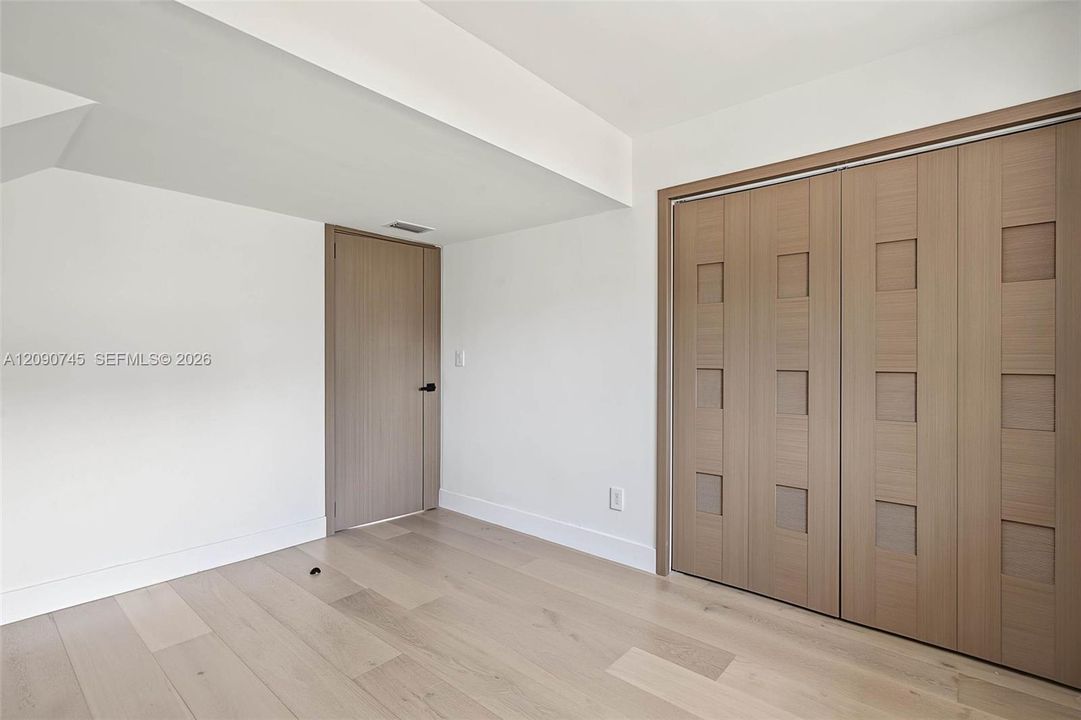 На продажу: $2,295,000 (4 спален, 3 ванн, 2465 Квадратных фут)