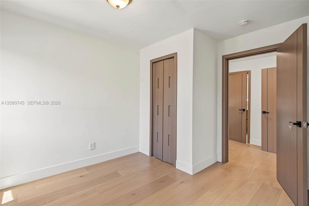На продажу: $2,295,000 (4 спален, 3 ванн, 2465 Квадратных фут)