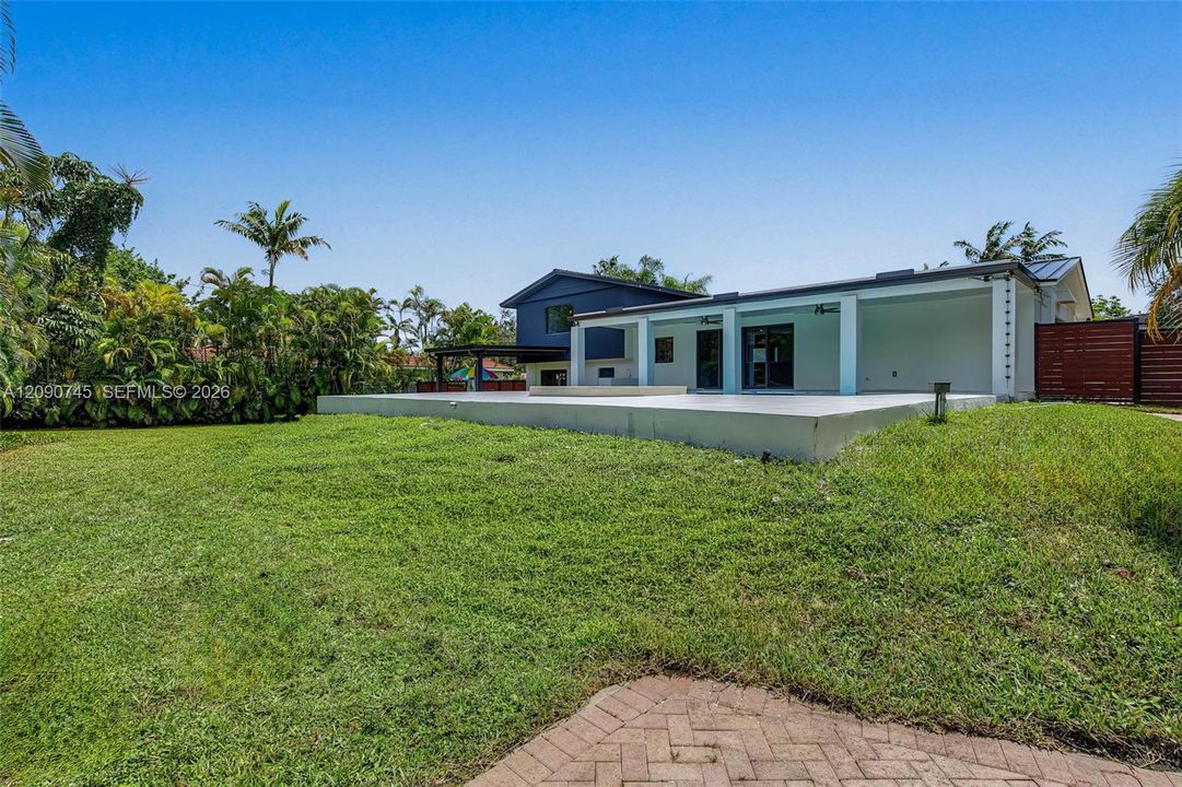 На продажу: $2,295,000 (4 спален, 3 ванн, 2465 Квадратных фут)