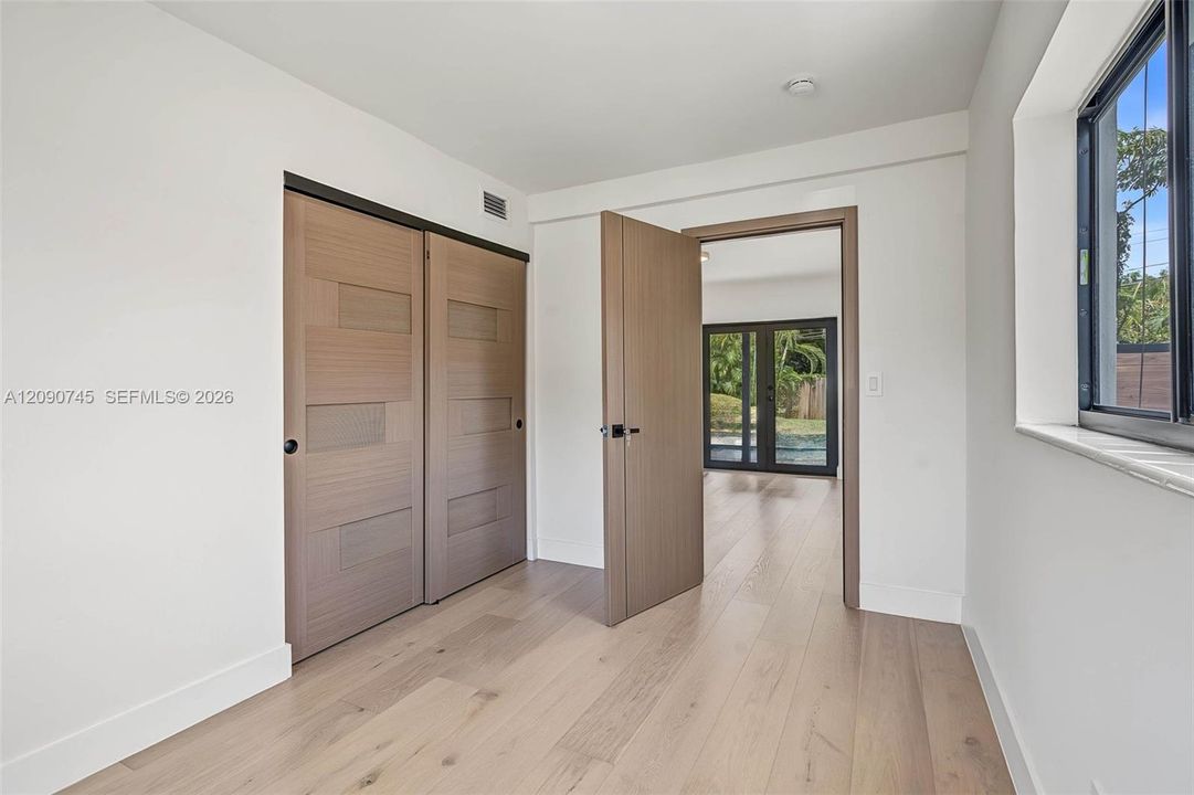 На продажу: $2,295,000 (4 спален, 3 ванн, 2465 Квадратных фут)