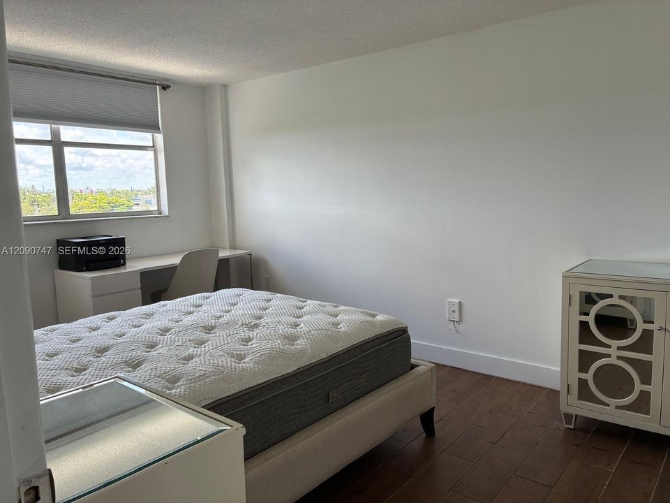 For Rent: $1,800 (1 beds, 1 baths, 658 Square Feet)