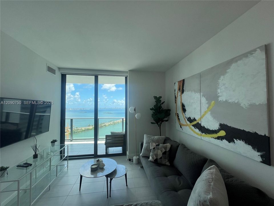 For Rent: $3,700 (1 beds, 1 baths, 622 Square Feet)