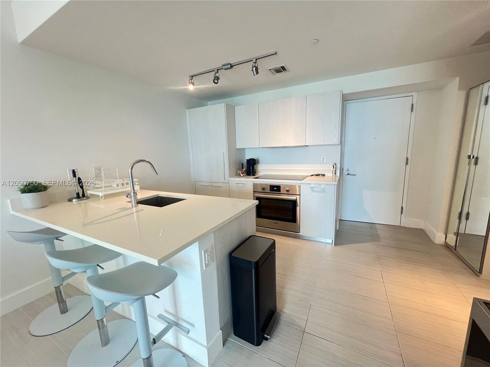 For Rent: $3,700 (1 beds, 1 baths, 622 Square Feet)