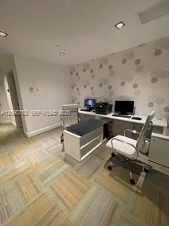 For Rent: $3,190 (1 beds, 1 baths, 702 Square Feet)