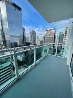 For Rent: $3,190 (1 beds, 1 baths, 702 Square Feet)